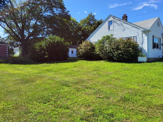 6 Crosby St, Webster, MA 01570