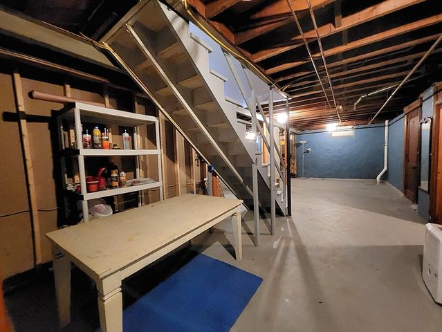 6 Crosby St, Webster, MA 01570