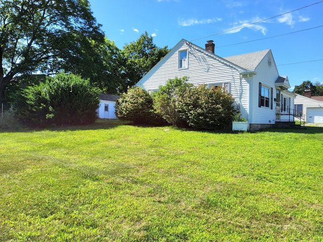 6 Crosby St, Webster, MA 01570