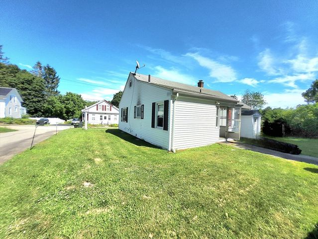 6 Crosby St, Webster, MA 01570