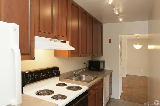 44 Route 25 A 416, Smithtown, NY 11787