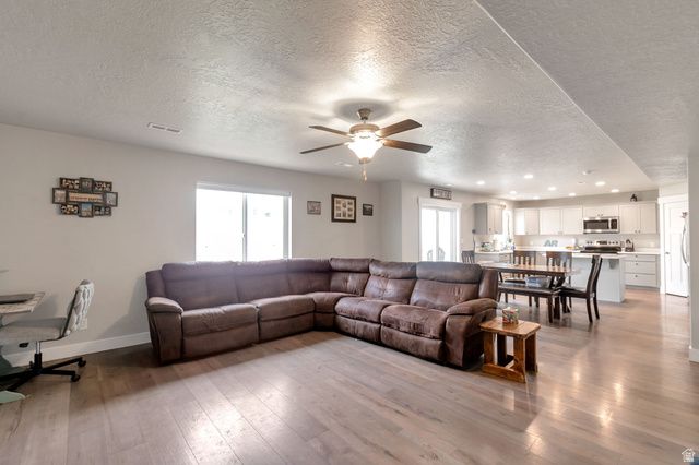 242 N 250 E, Salem, UT 84653