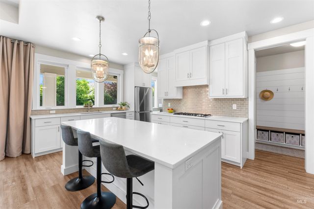 5898 S Ashcroft Way, Meridian, ID 83642