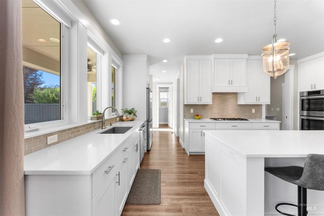 5898 S Ashcroft Way, Meridian, ID 83642