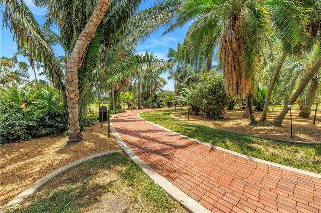 1100 N SHORE DRIVE NE 307, St Petersburg, FL 33701