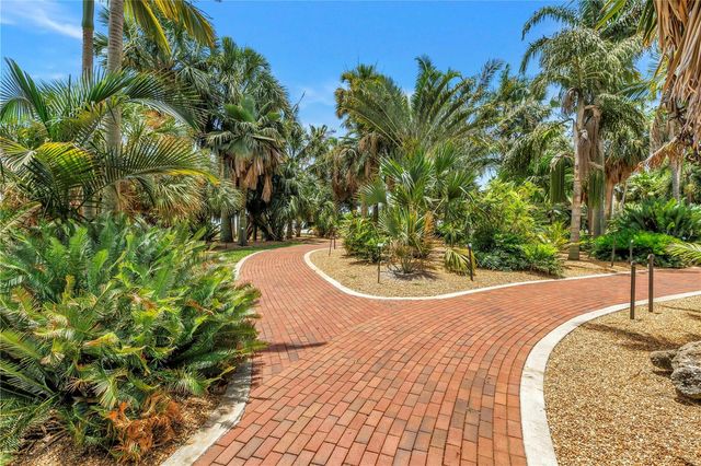 1100 N SHORE DRIVE NE 307, St Petersburg, FL 33701