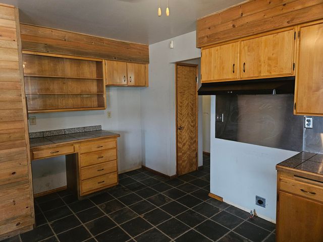 7649 Booth Road, Klamath Falls, OR 97603