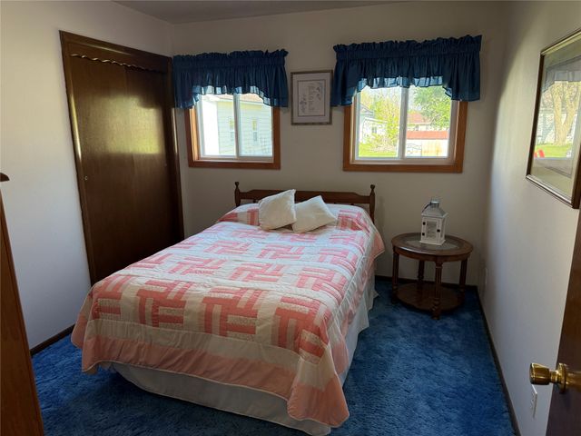 402 N 9th Street, Winterset, IA 50273