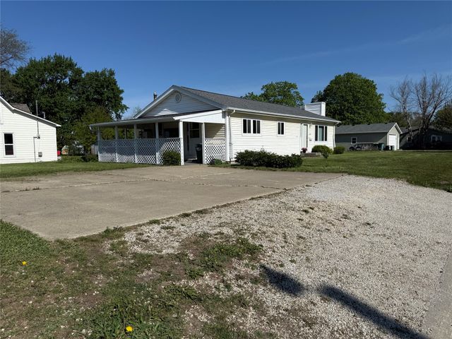 402 N 9th Street, Winterset, IA 50273