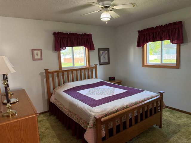 402 N 9th Street, Winterset, IA 50273
