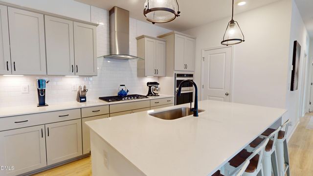 1720 Pinecliff Court, Fuquay Varina, NC 27526