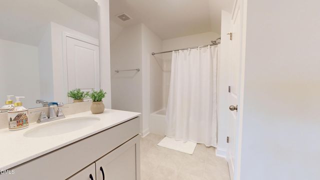 1720 Pinecliff Court, Fuquay Varina, NC 27526