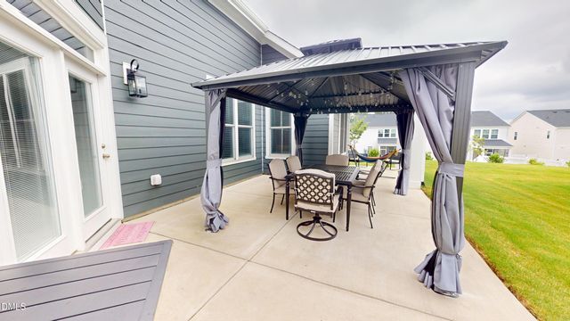 1720 Pinecliff Court, Fuquay Varina, NC 27526