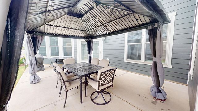 1720 Pinecliff Court, Fuquay Varina, NC 27526