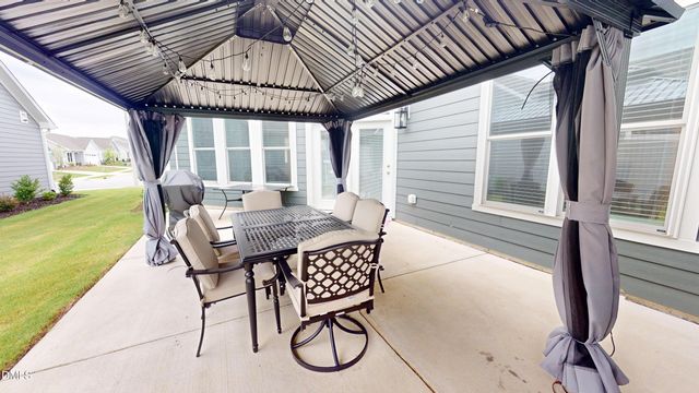 1720 Pinecliff Court, Fuquay Varina, NC 27526