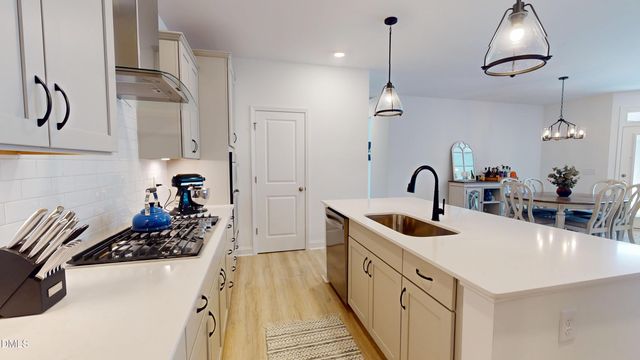 1720 Pinecliff Court, Fuquay Varina, NC 27526