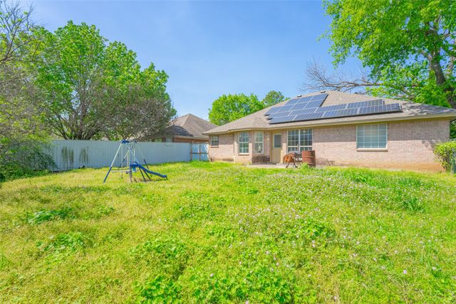 604 N Cherry Street, Aubrey, TX 76227