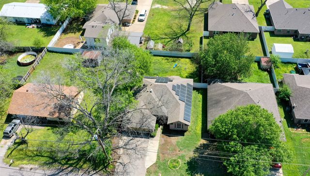604 N Cherry Street, Aubrey, TX 76227