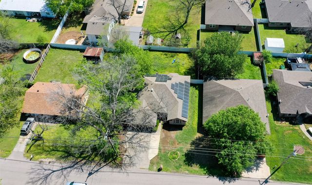 604 N Cherry Street, Aubrey, TX 76227
