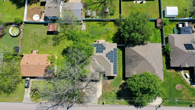 604 N Cherry Street, Aubrey, TX 76227