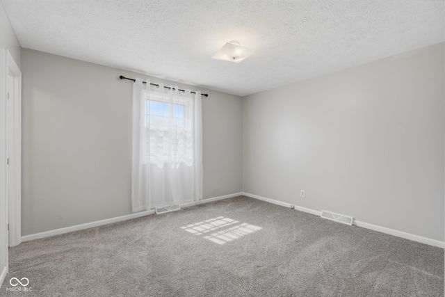 2924 Fox Pointe Drive, Columbus, IN 47203
