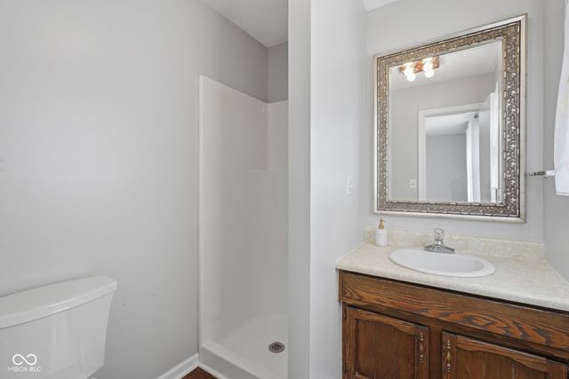 2924 Fox Pointe Drive, Columbus, IN 47203