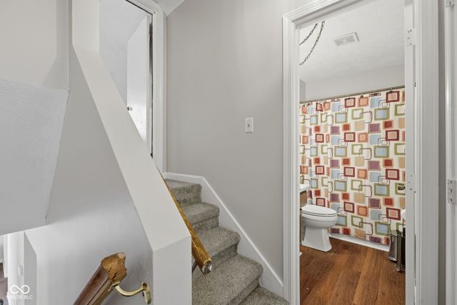 2924 Fox Pointe Drive, Columbus, IN 47203