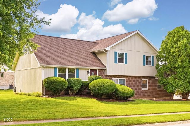 2924 Fox Pointe Drive, Columbus, IN 47203