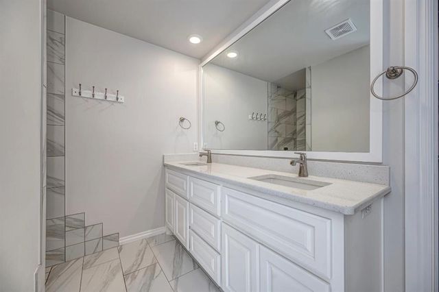 16305 Marigold Avenue, Edmond, OK 73013