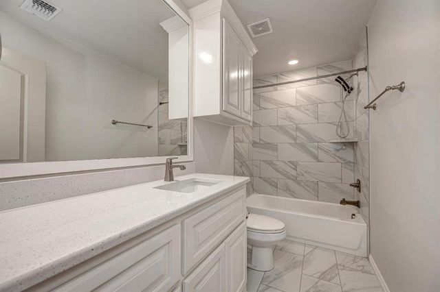 16305 Marigold Avenue, Edmond, OK 73013