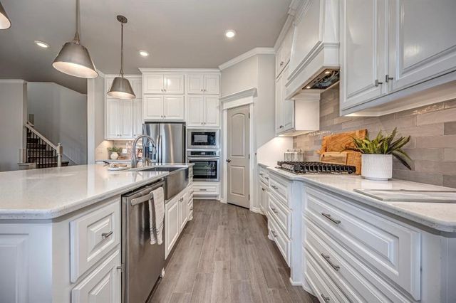 16305 Marigold Avenue, Edmond, OK 73013