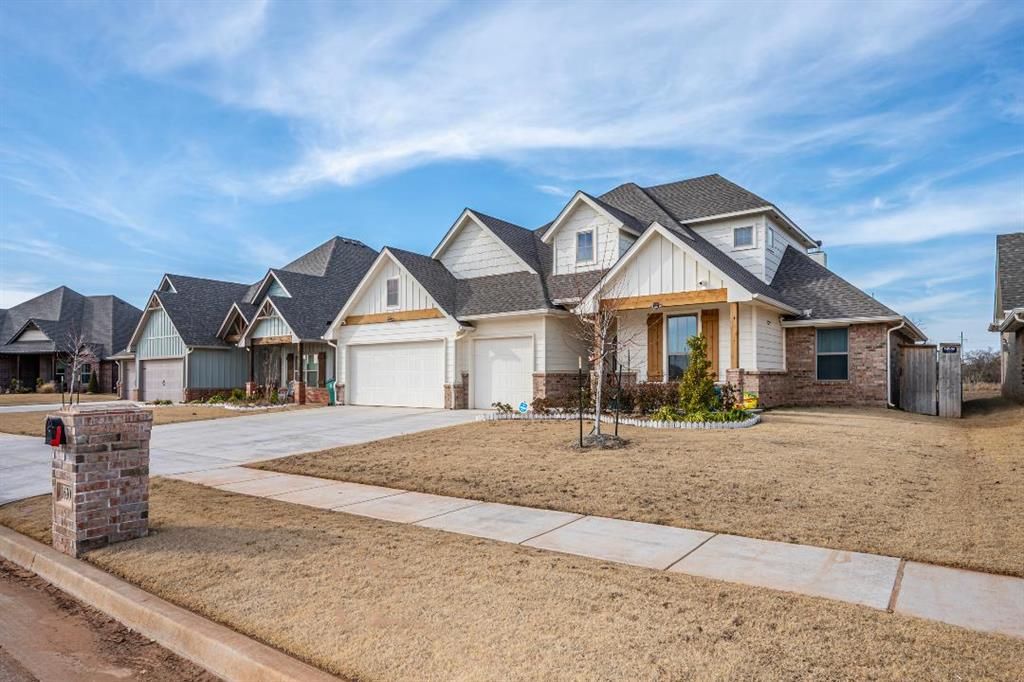16305 Marigold Avenue, Edmond, OK 73013