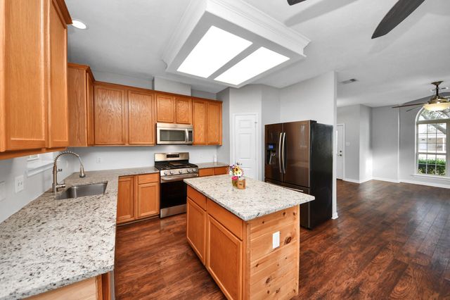 1945 Dorothy Lane, Sealy, TX 77474