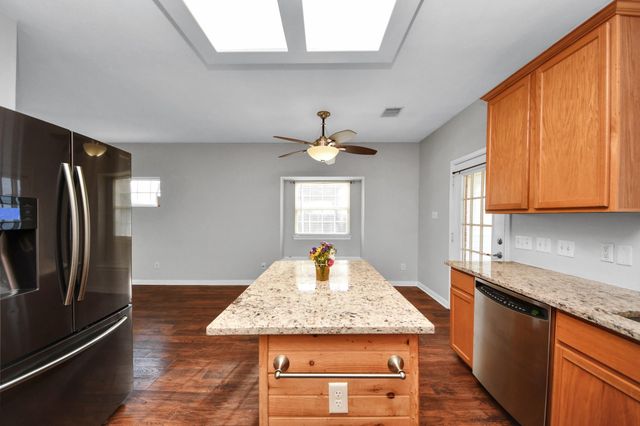 1945 Dorothy Lane, Sealy, TX 77474