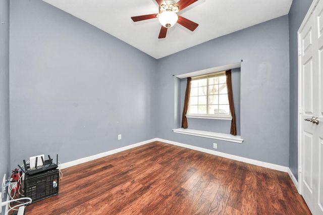 1945 Dorothy Lane, Sealy, TX 77474