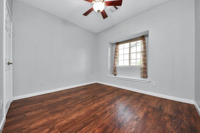 1945 Dorothy Lane, Sealy, TX 77474