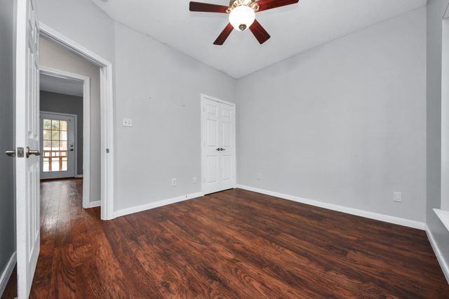 1945 Dorothy Lane, Sealy, TX 77474