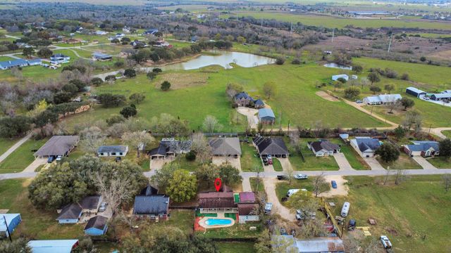 1945 Dorothy Lane, Sealy, TX 77474