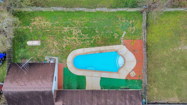 1945 Dorothy Lane, Sealy, TX 77474