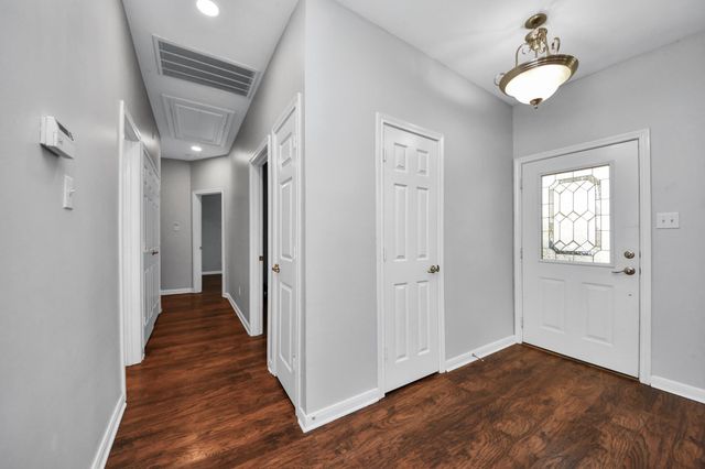 1945 Dorothy Lane, Sealy, TX 77474