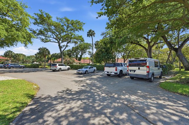 4115 Carriage Drive P2, Pompano Beach, FL 33069