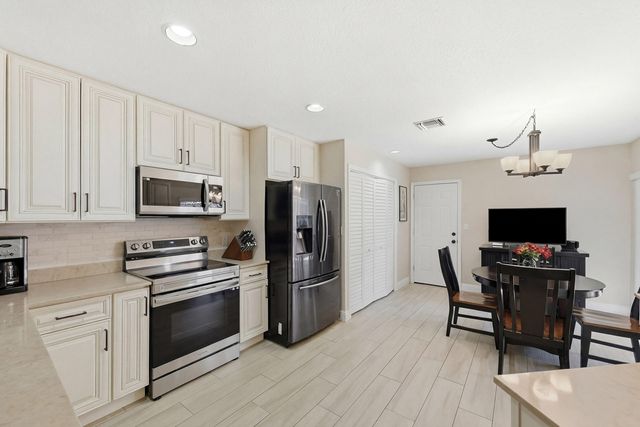 4115 Carriage Drive P2, Pompano Beach, FL 33069