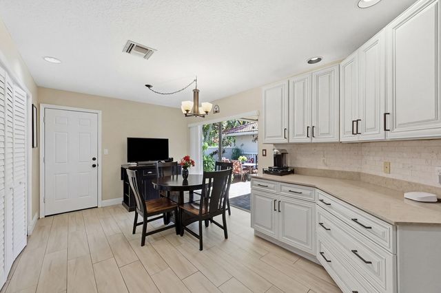 4115 Carriage Drive P2, Pompano Beach, FL 33069