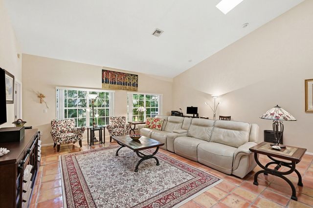 4115 Carriage Drive P2, Pompano Beach, FL 33069