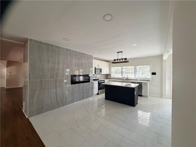 2340 Highview Road, Atlanta, GA 30311