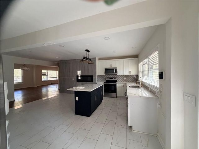 2340 Highview Road, Atlanta, GA 30311