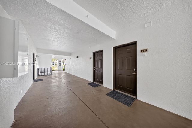 7925 Preserve Cir 316, Naples, FL 34119