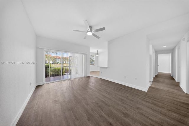 7925 Preserve Cir 316, Naples, FL 34119