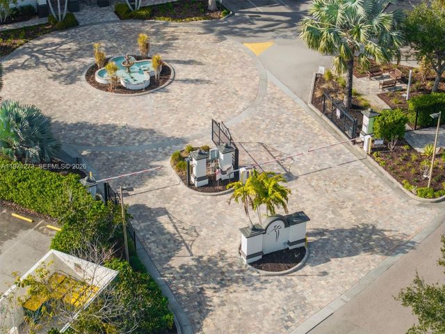 7925 Preserve Cir 316, Naples, FL 34119