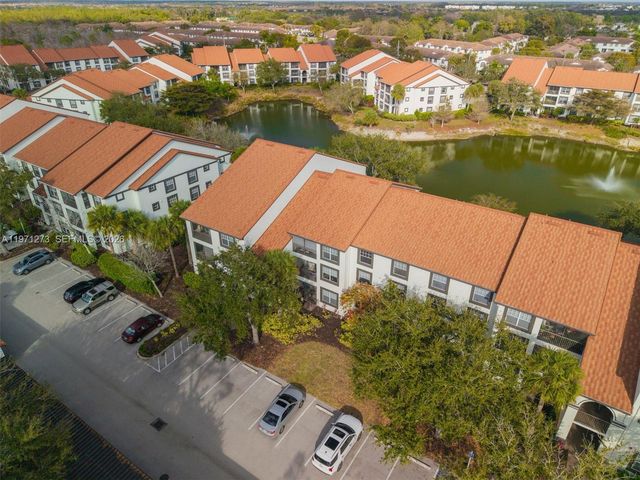 7925 Preserve Cir 316, Naples, FL 34119